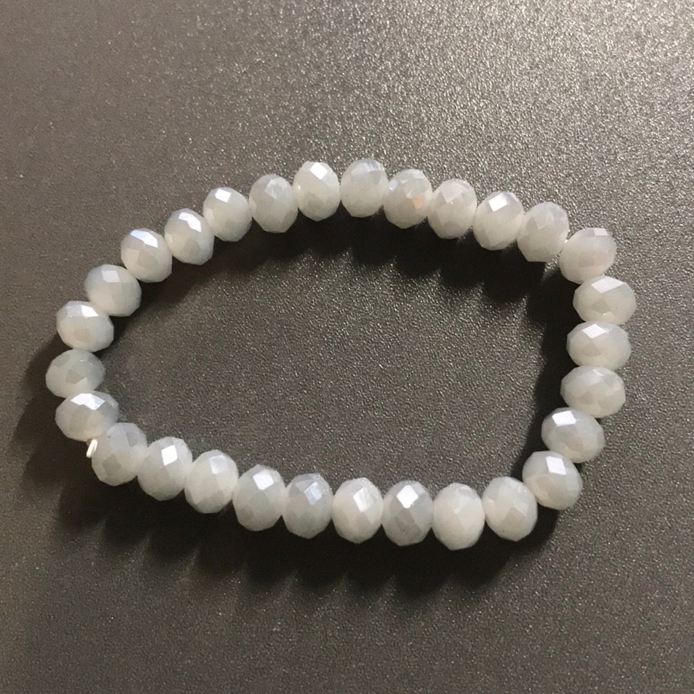 Stretchy beaded bracelet